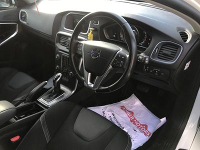 2016 Volvo V40