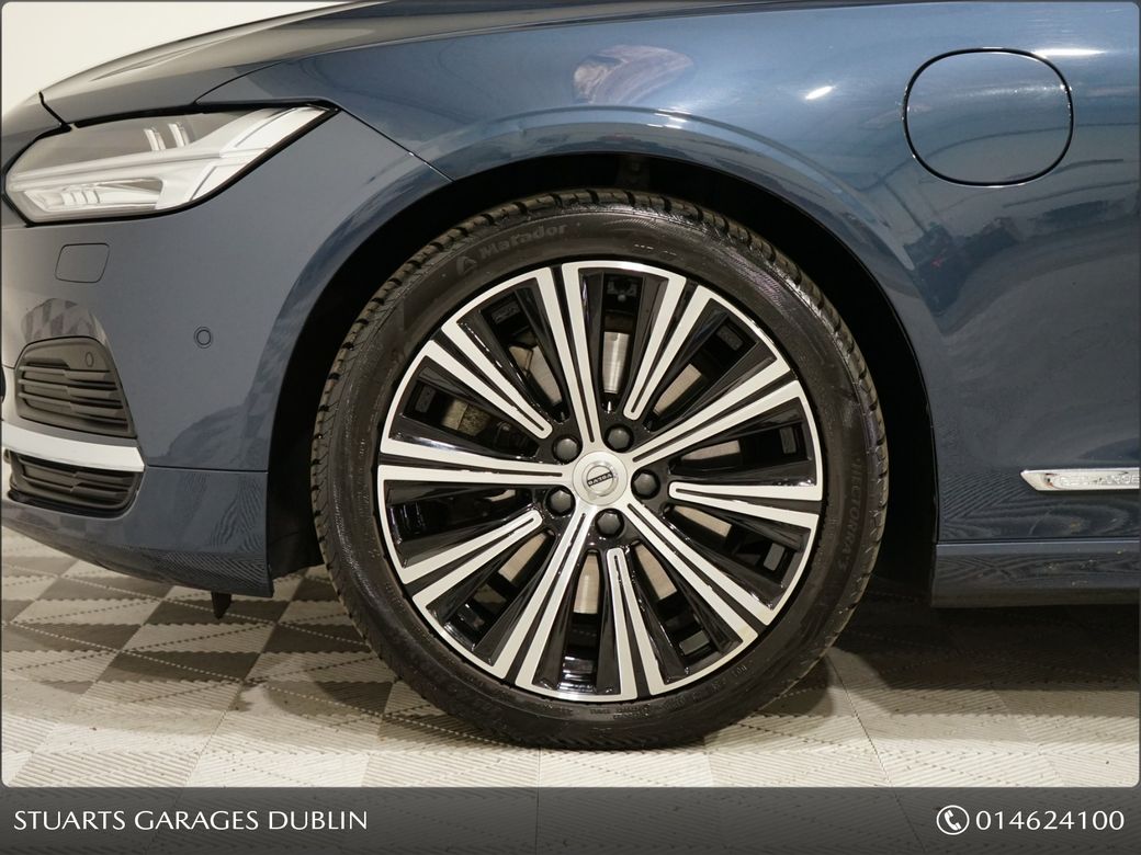 2021 Volvo V90