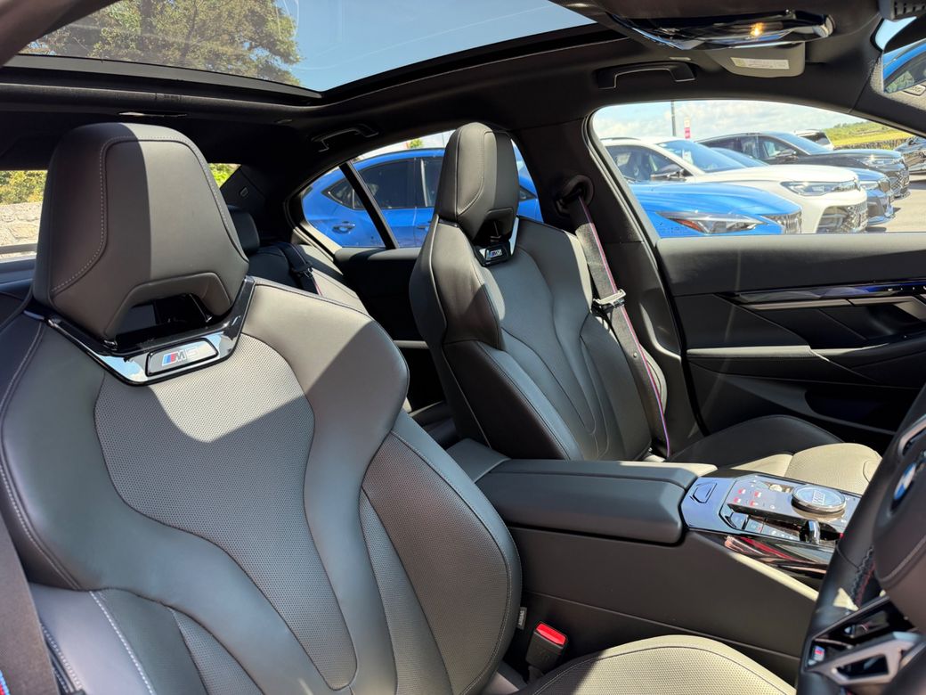 2025 BMW M5