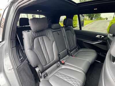2023 BMW X7