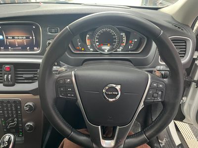 2017 Volvo V40 Cross Country