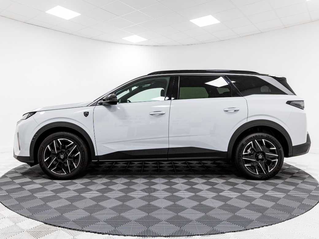 2025 Peugeot 5008