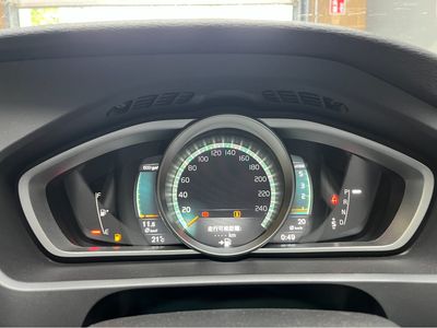 2017 Volvo V40