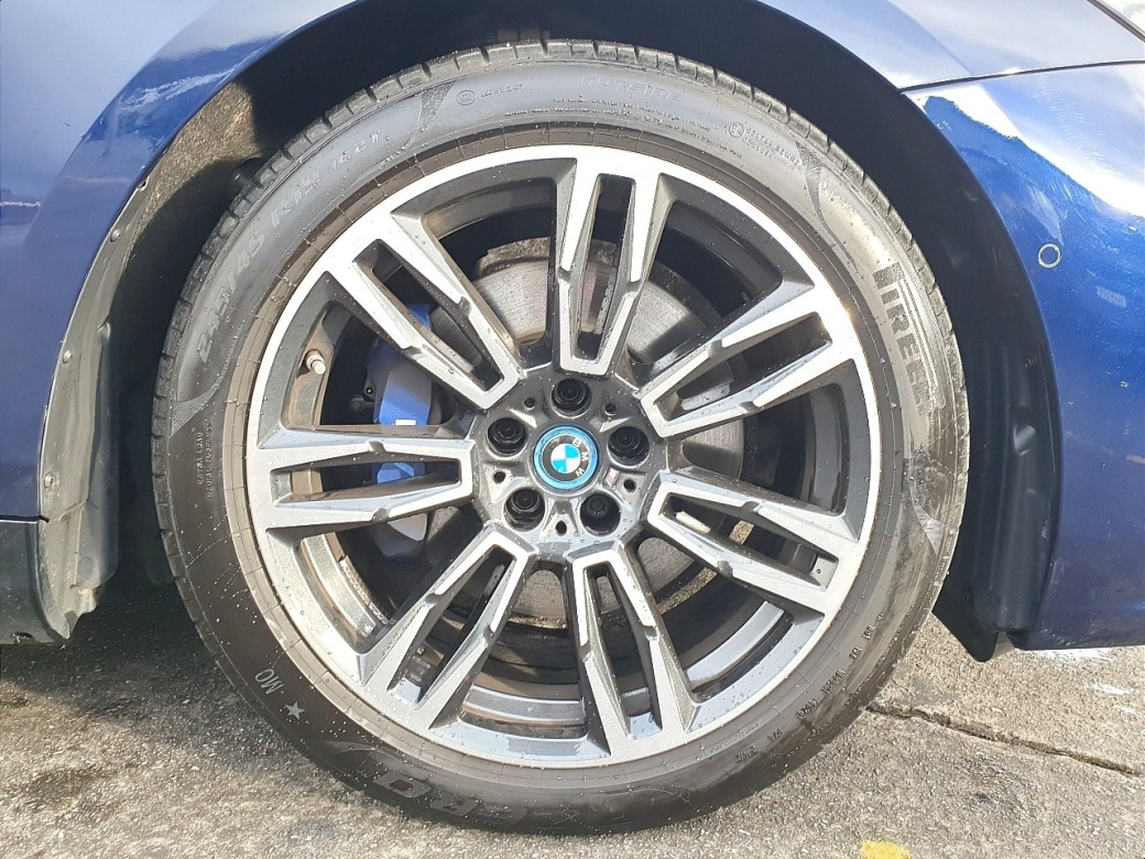 2025 BMW 530