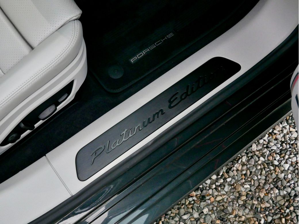 2023 Porsche Panamera