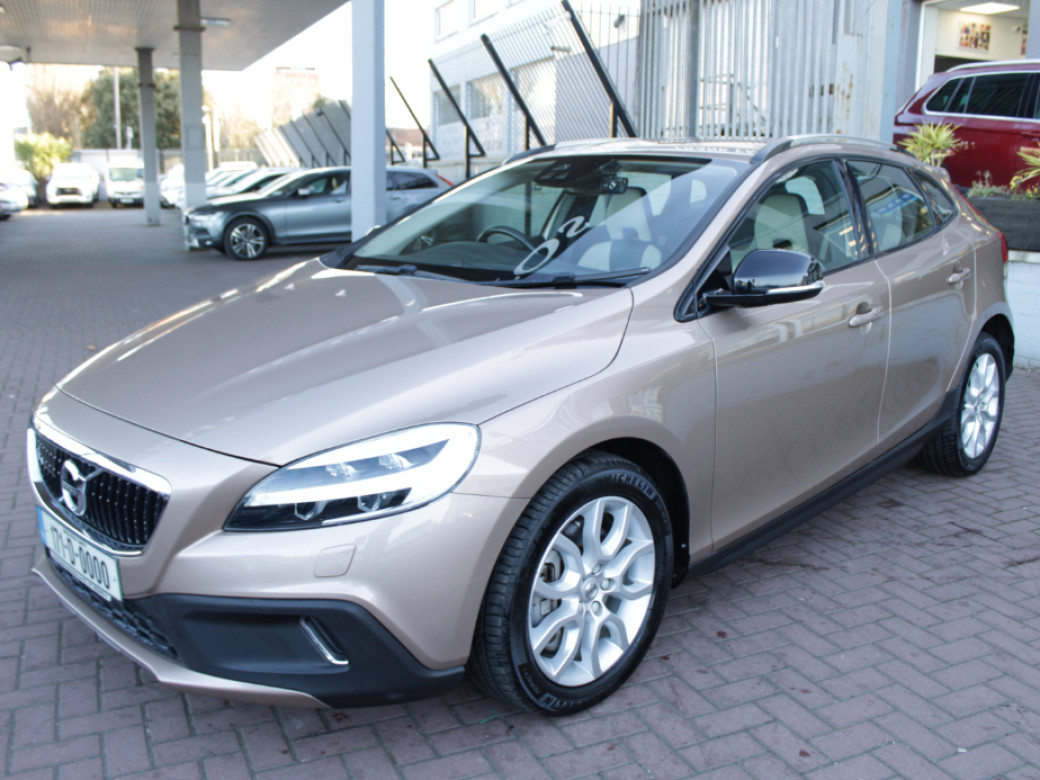 2017 Volvo V40