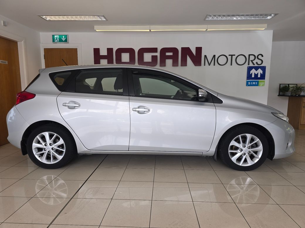 2014 Toyota Auris