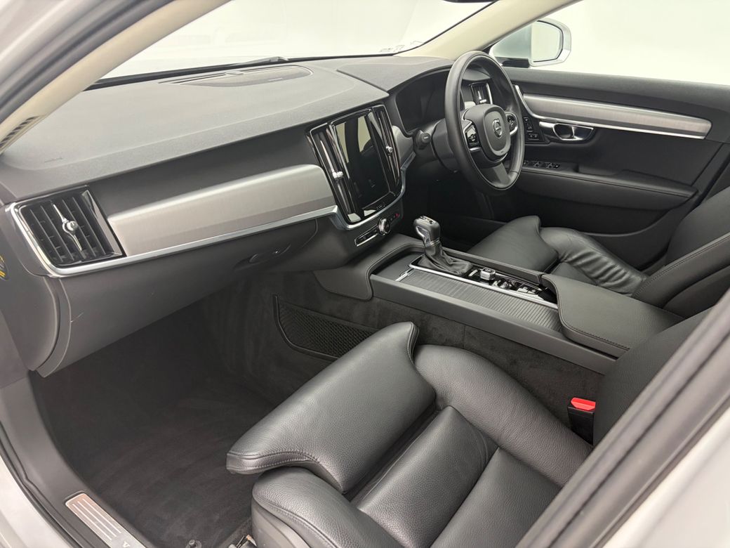 2021 Volvo S90