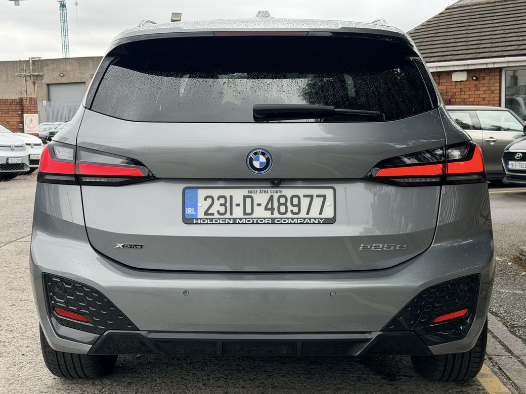 2023 BMW 225