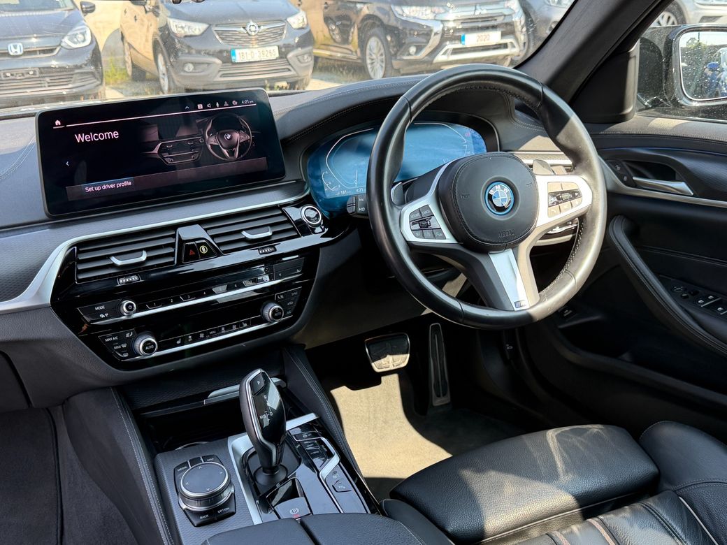 2023 BMW 530
