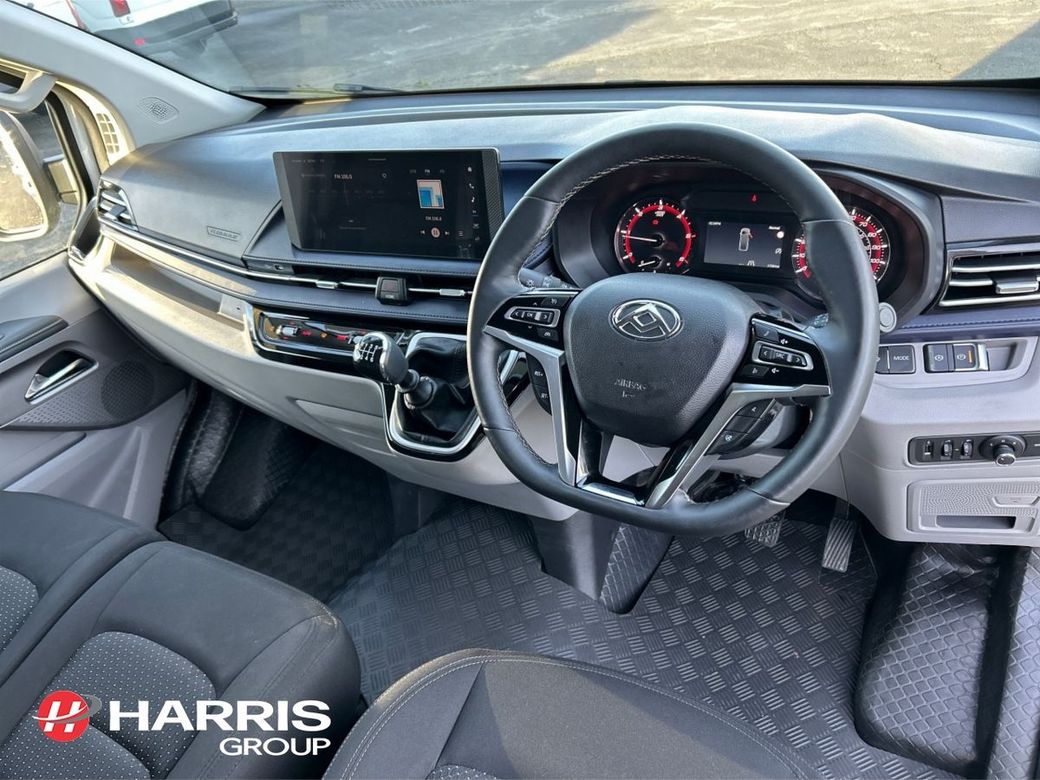 2025 White Maxus Deliver 7