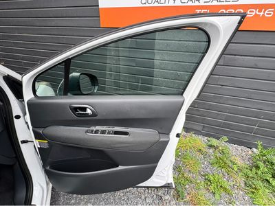 2013 Peugeot 5008