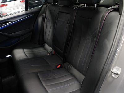 2021 BMW 530