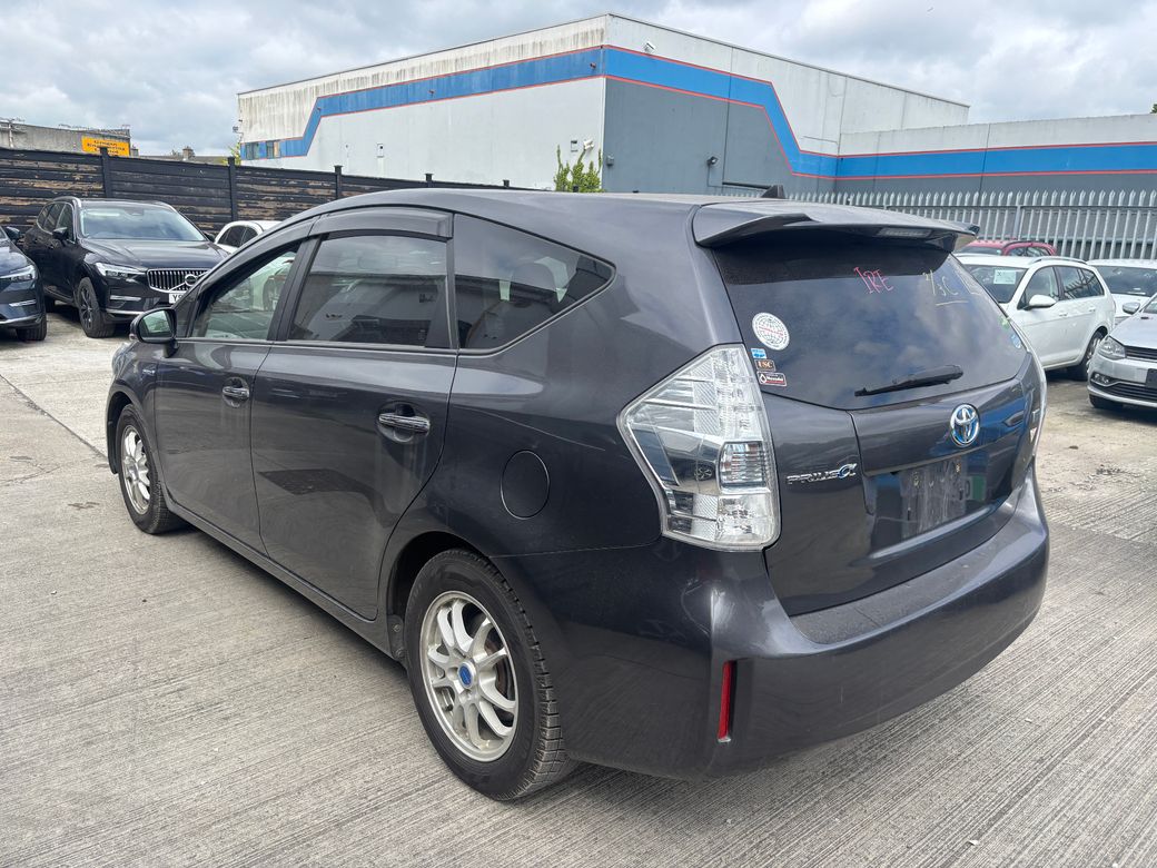 2013 Toyota Prius Alpha