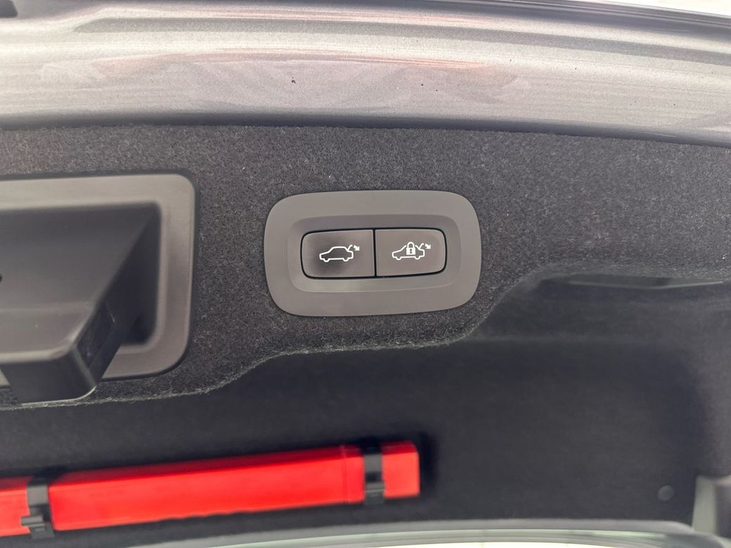2020 Volvo S90