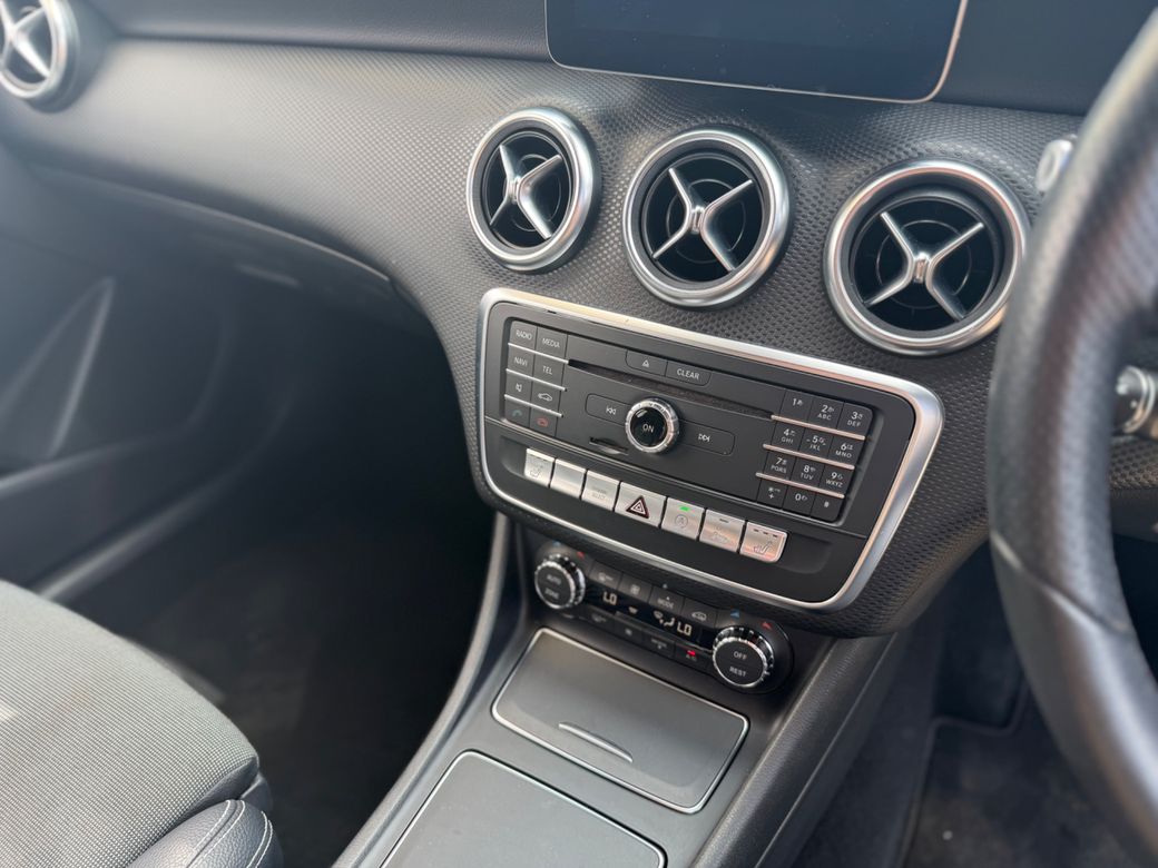 2017 Mercedes-Benz A 180