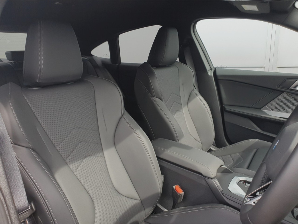 2026 BMW 220