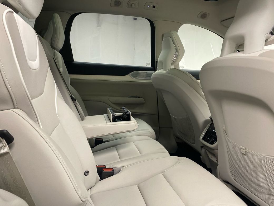 2027 Volvo EX90