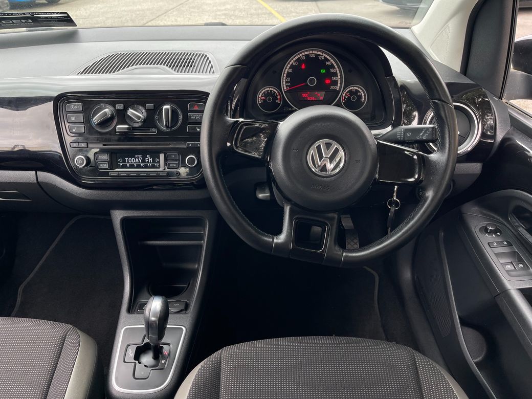 2016 Volkswagen up!