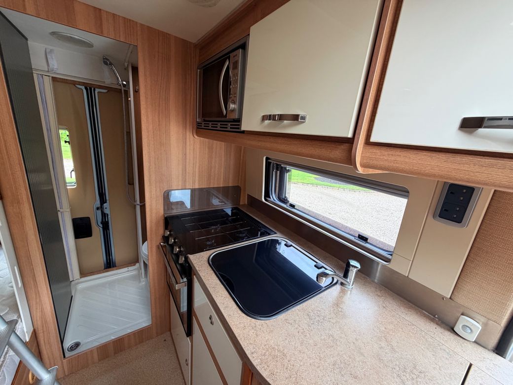 2013 SWIFT  AUTOCRUISE QUARTET R.H.D 4 BERTH 