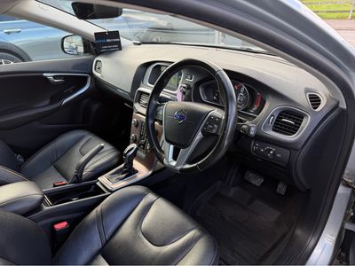 2016 Volvo V40