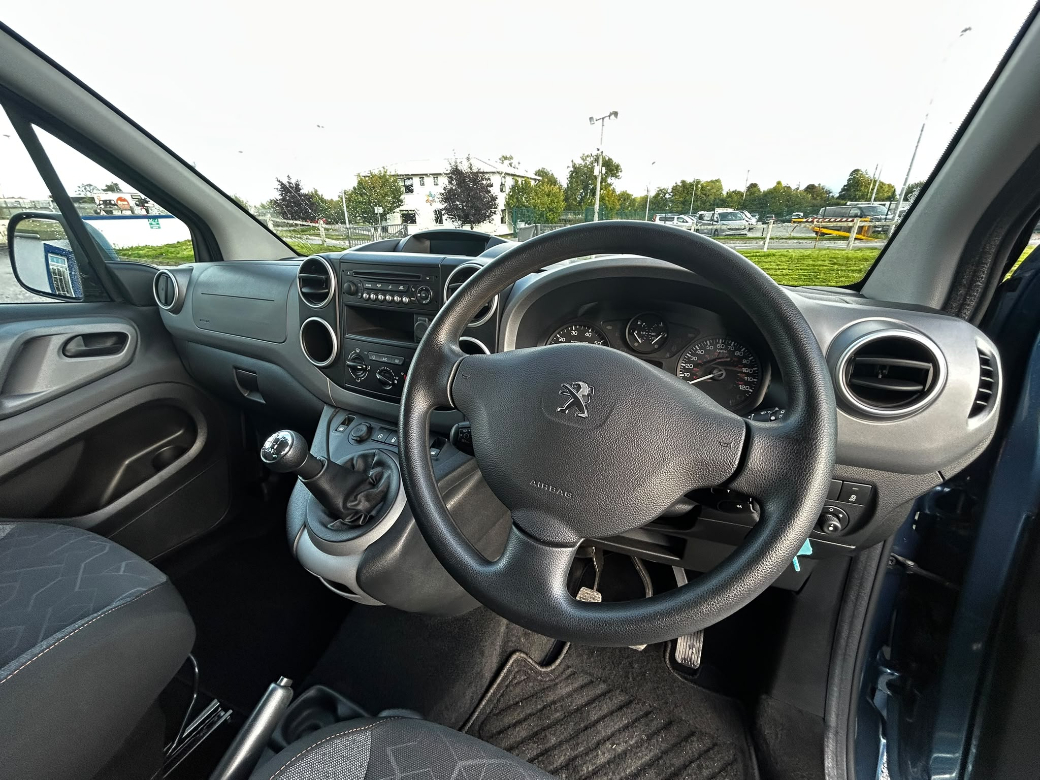 2017 Peugeot Partner Tepee
