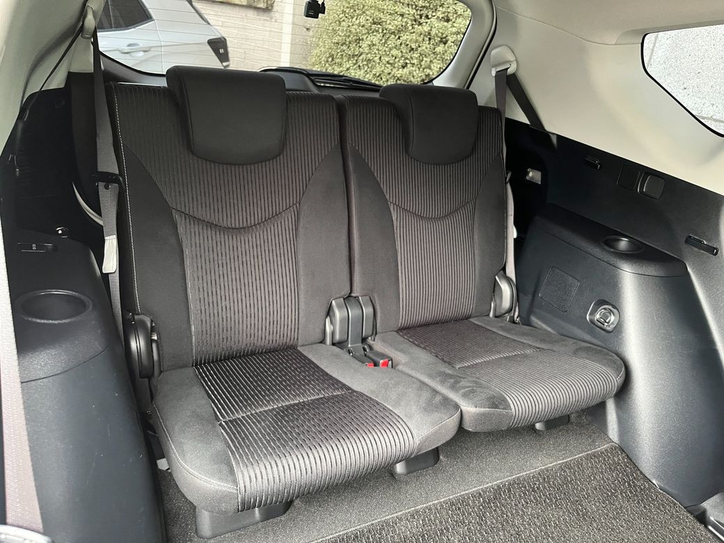 2019 Toyota Prius Alpha