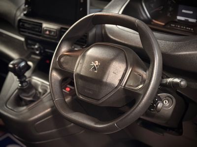 2022 Peugeot Partner