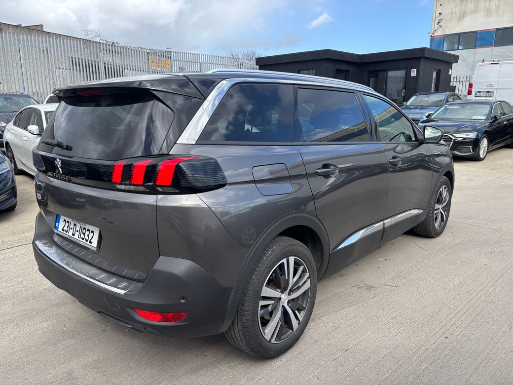 2023 Peugeot 5008