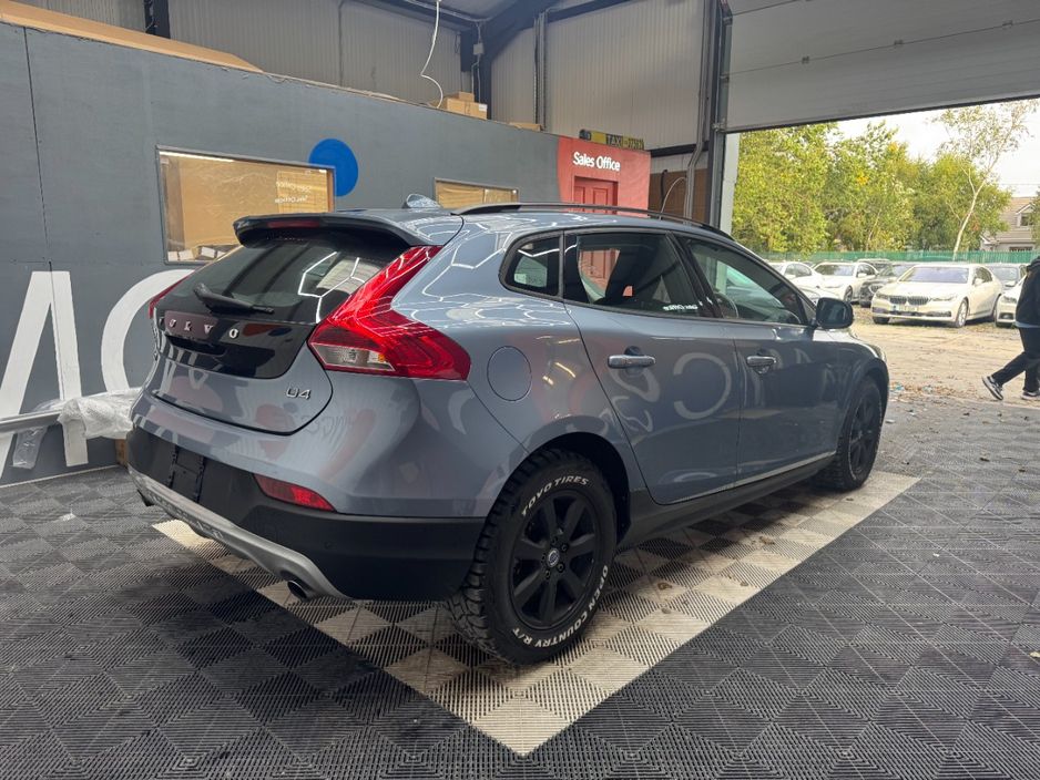 2016 Volvo V40