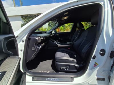 2015 Lexus IS 300h