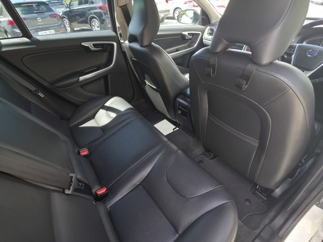 2017 Volvo V60 Cross Country
