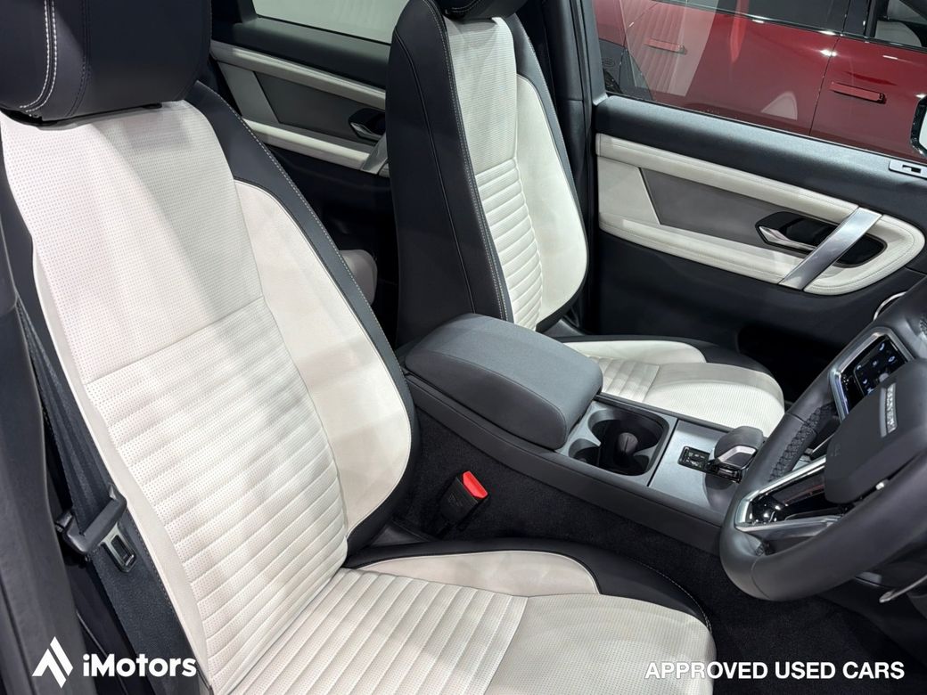 2025 Land Rover Discovery Sport