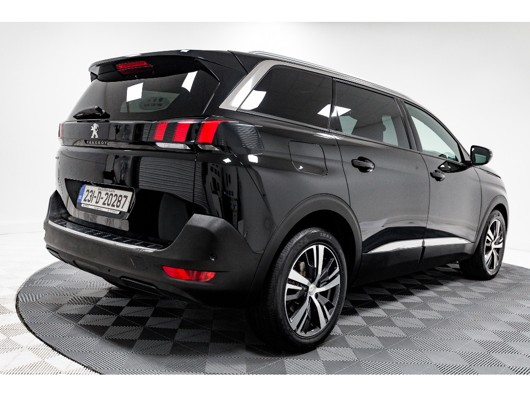 2023 Peugeot 5008