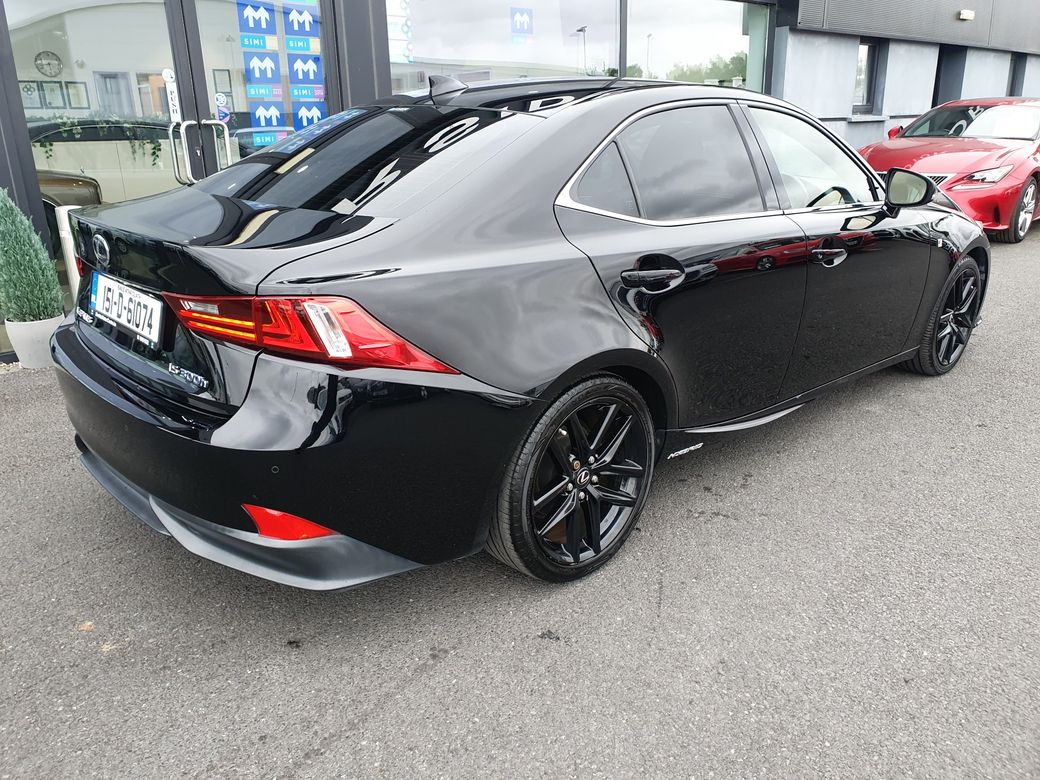 2015 Lexus IS 300h