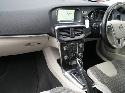 2016 Volvo V40
