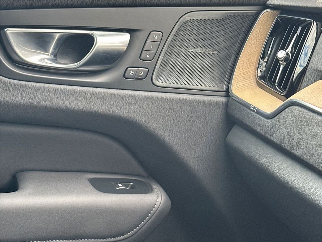 2025 Volvo XC60