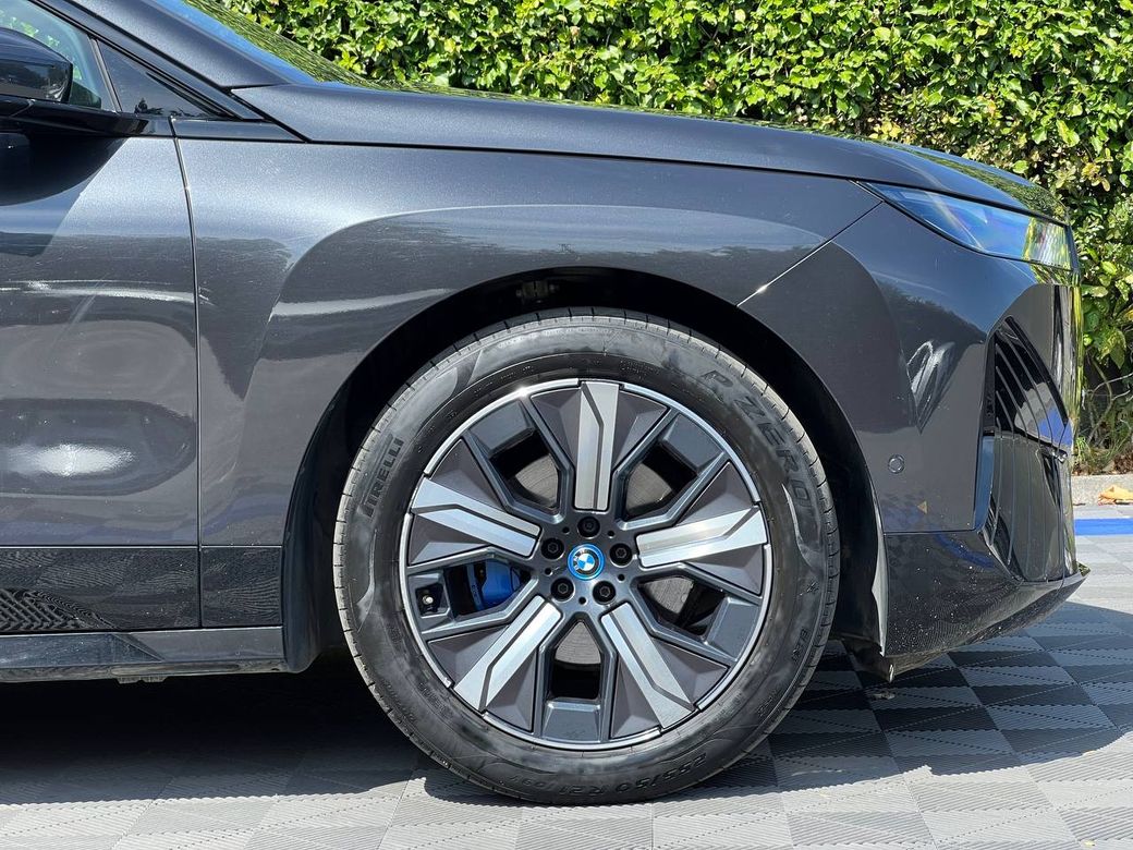 2023 BMW iX