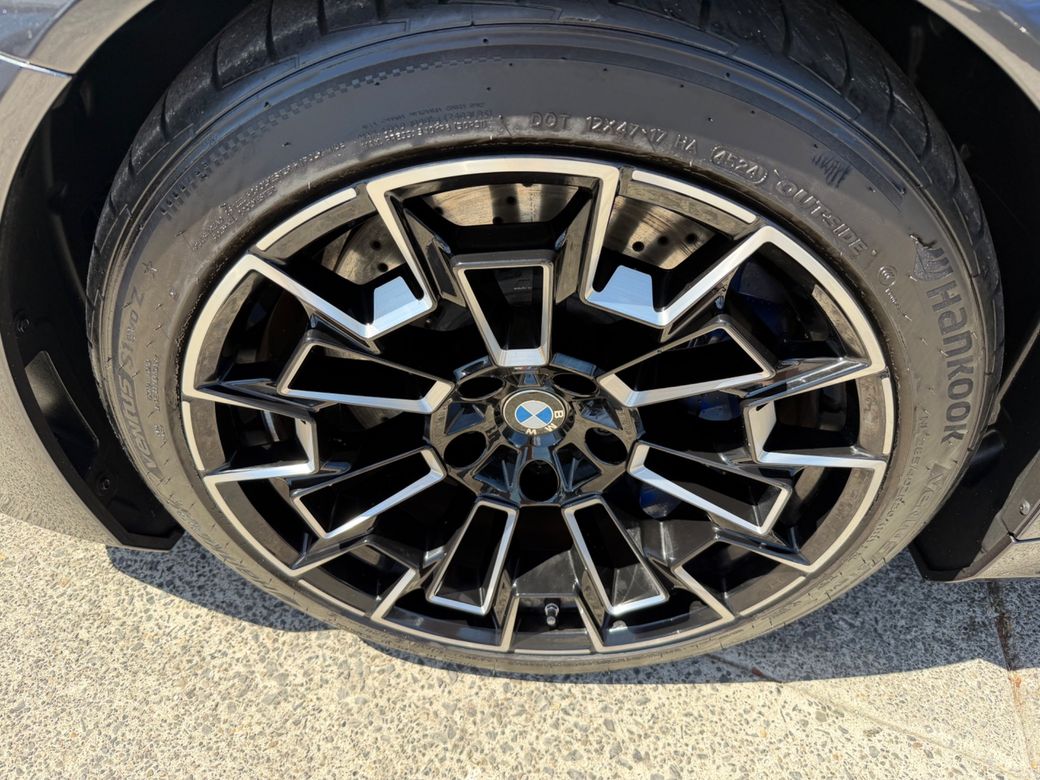 2025 BMW M5