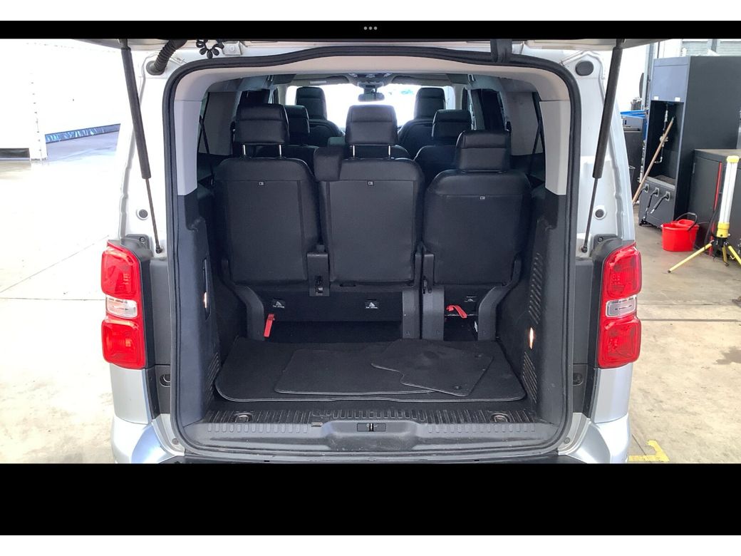 2018 Peugeot Traveller