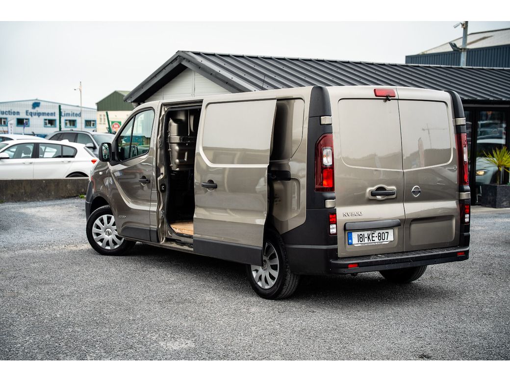 2018 Nissan NV300