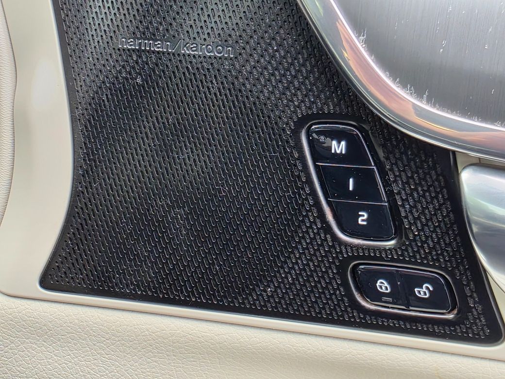 2020 Volvo V90