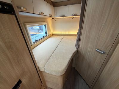 2021 WEINSBERG CARA SUITE 650 5 BERTH R.H.D 