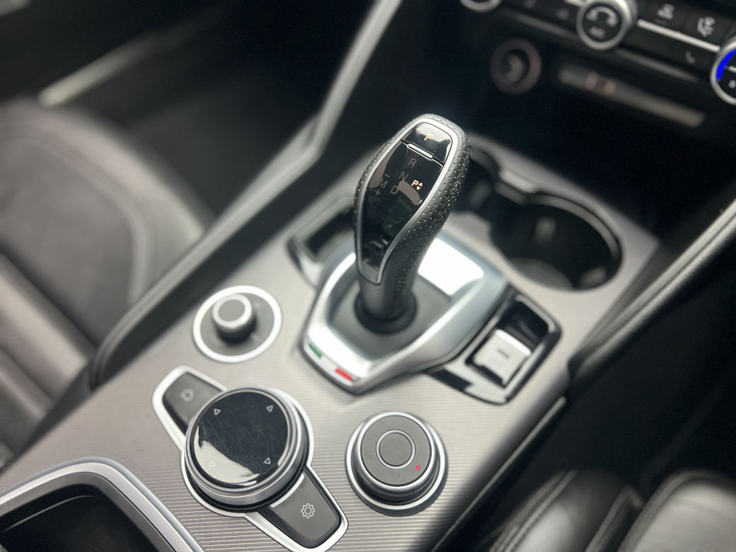 2022 Alfa Romeo Giulia