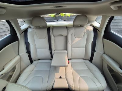 2020 Volvo V40