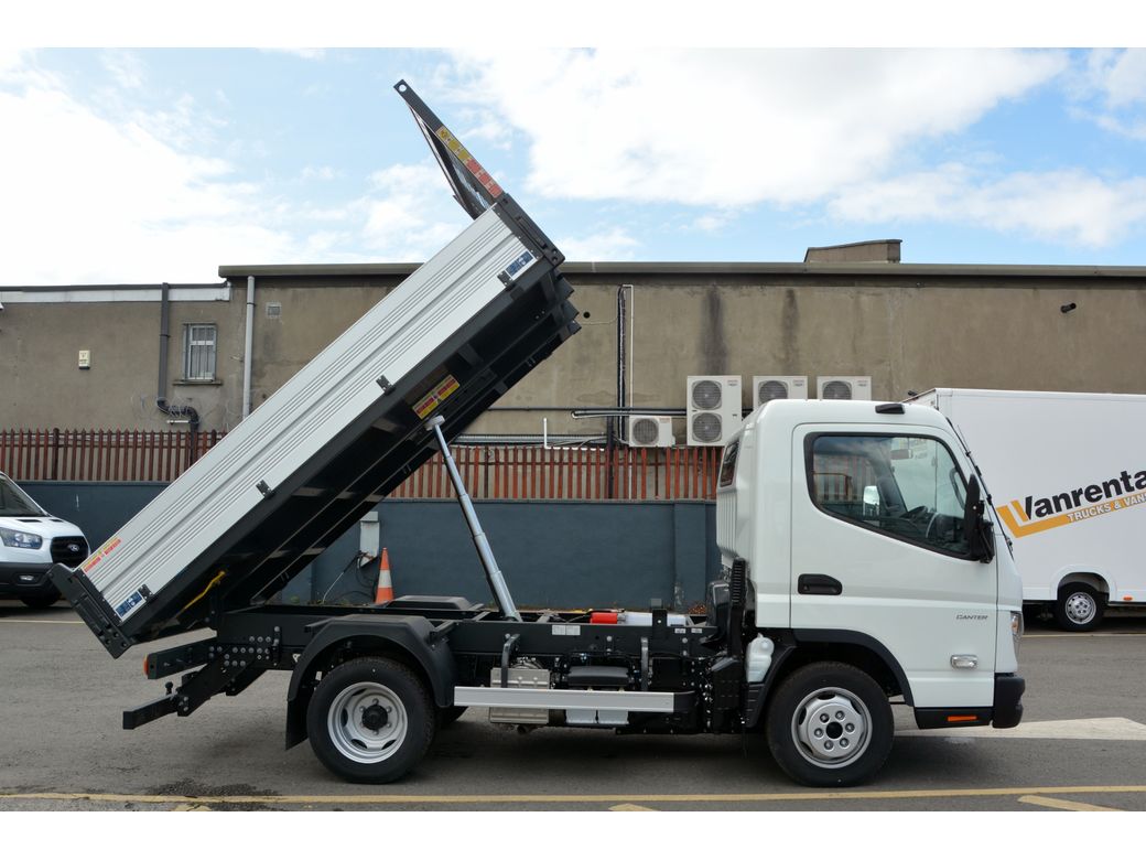 2025 FUSO Canter