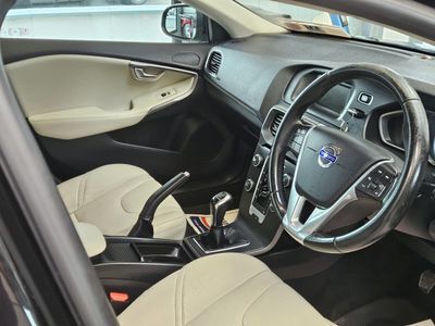 2016 Volvo V40