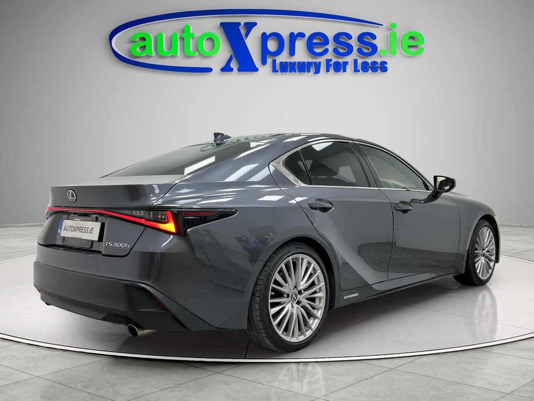 2022 Lexus IS 300h