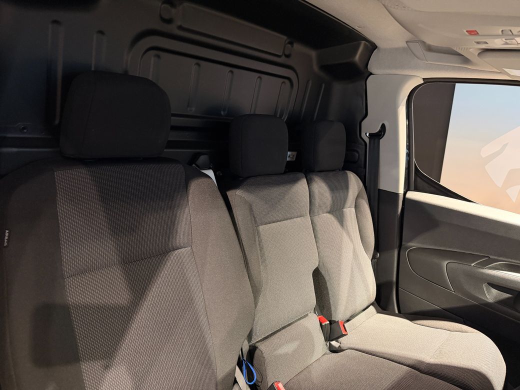 2025 Peugeot Partner