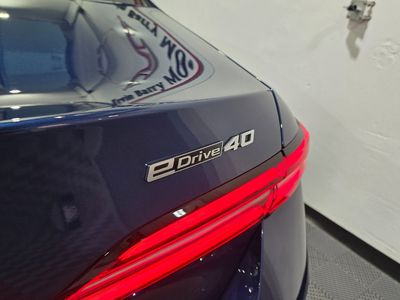 2024 BMW i5